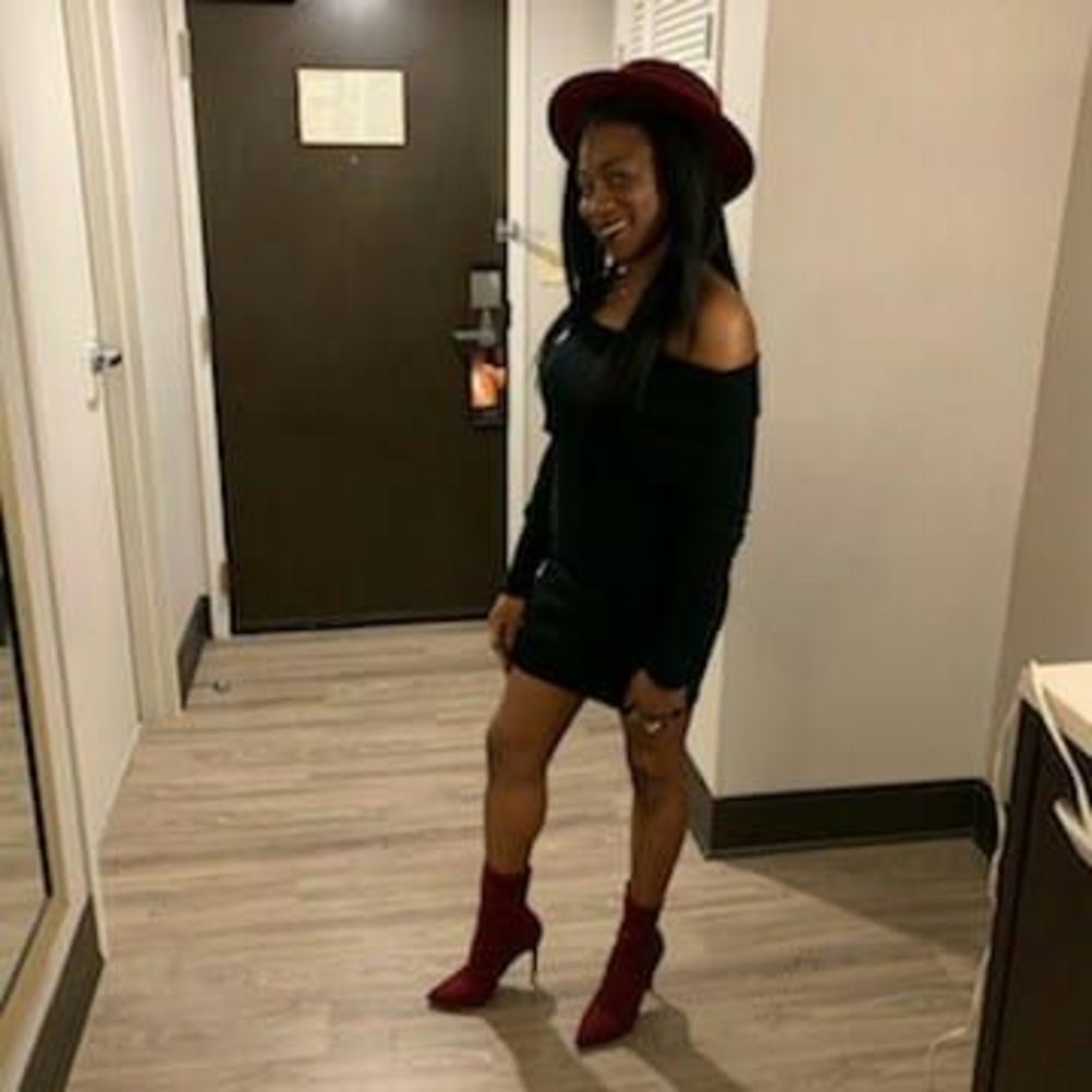 Meet your Posher, Crystal